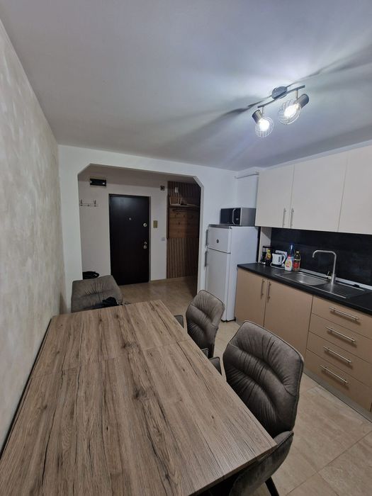 Persoana fizica închiriez apartament 2 camere