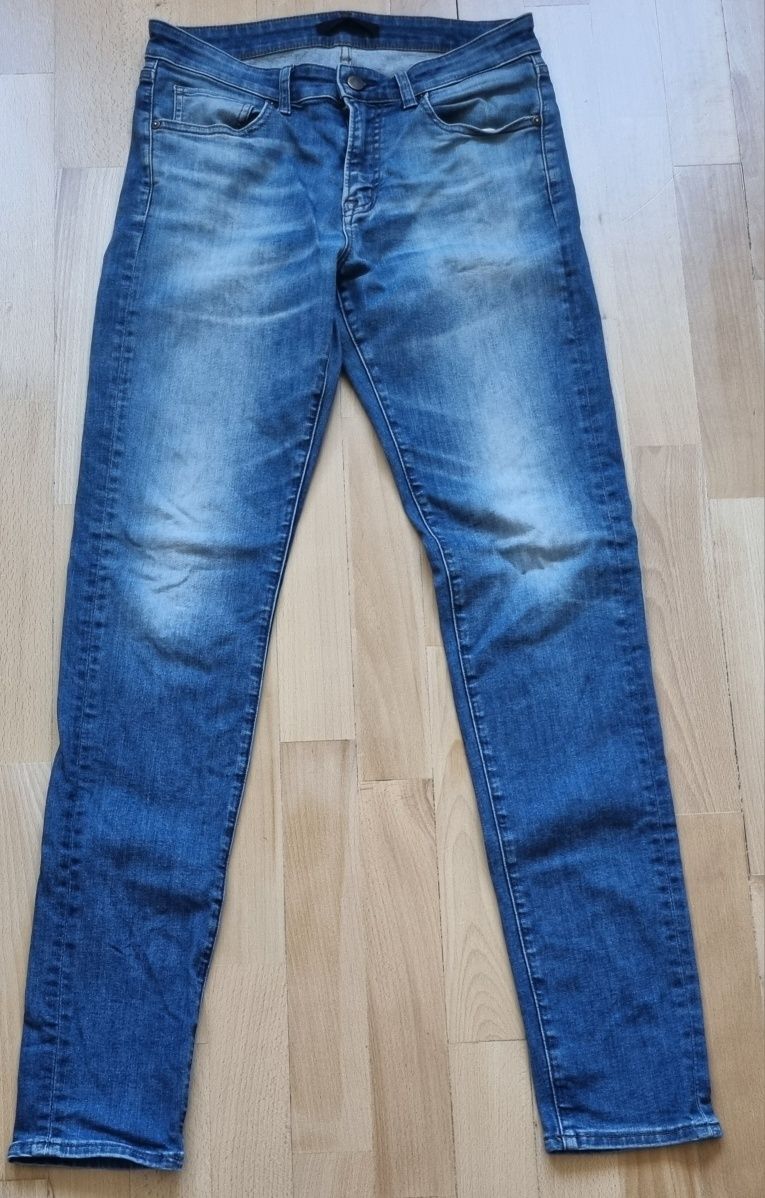 Vând Blugi Uniqlo Jeans
