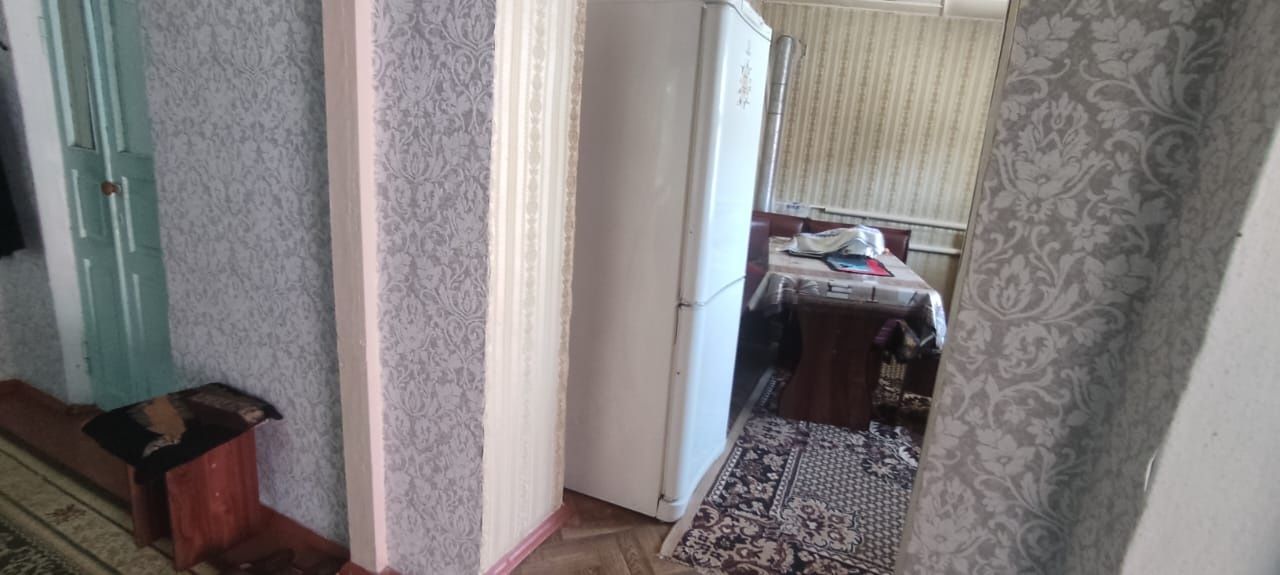 Төрт бөлмелі Үй сатылады.
