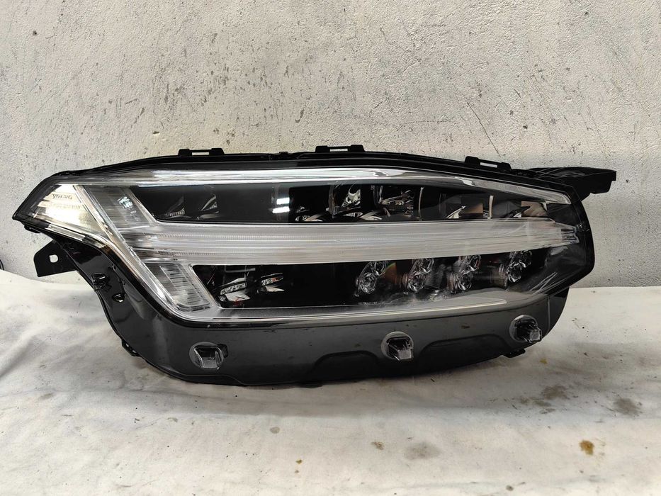 Оригинален  фар Ляв Десен   Волво ХЦ90 Volvo XC90 Full Led