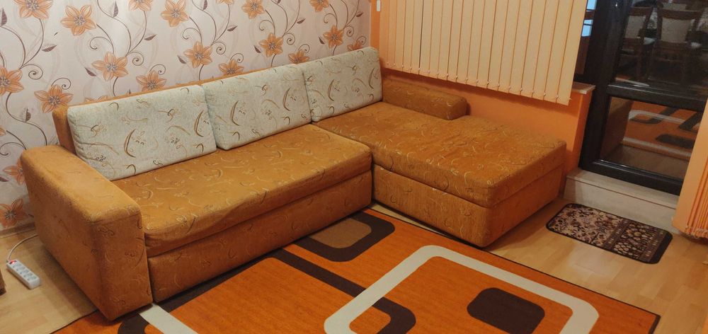 Продавам ъглов диван