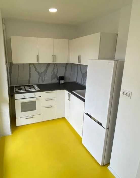 Дава се под наем Тристаен апартамент в Пловдив, Център - 75 кв.м за 209.1 € - Снимка #1