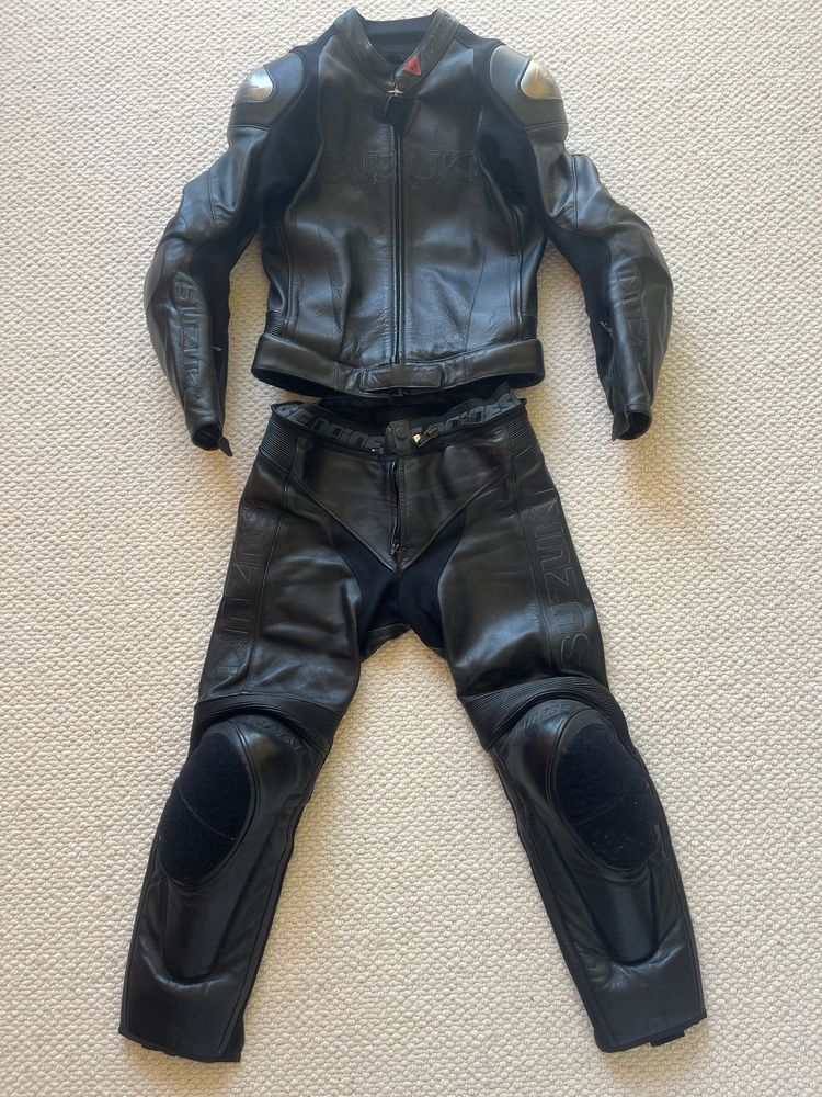 Дамски мото екип Suzuki Dainese