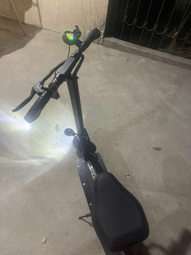 Skillmax Electric Scooter