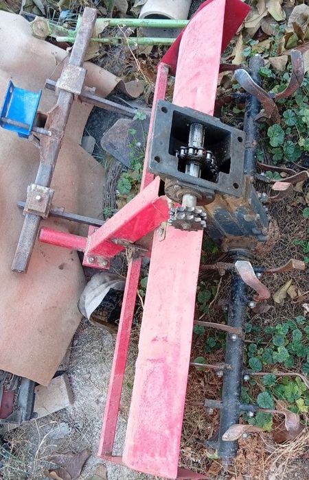 Mini traktor: Zubr Yoqilgʻisi: Dizel Modeli: R195 Tezligi: 2200 obyom