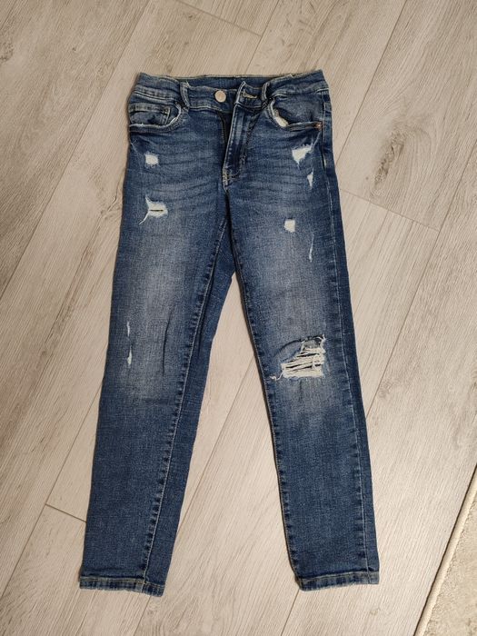 Blugi 8-9 ani impecabili