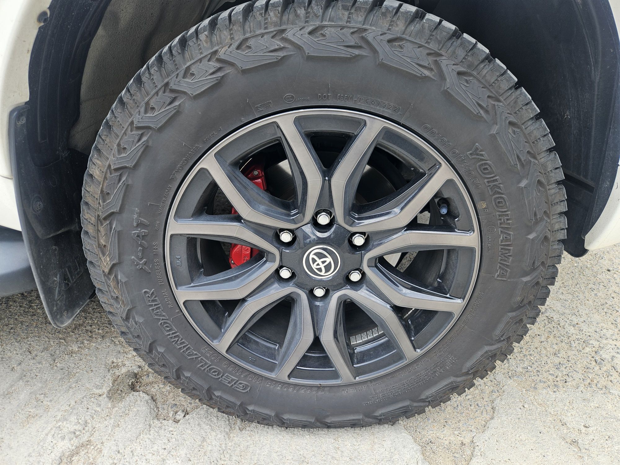Джанти с гуми за Toyota Hilux 265/60/18