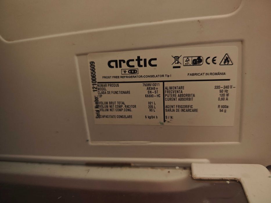 Vând combina frigorifica arctic