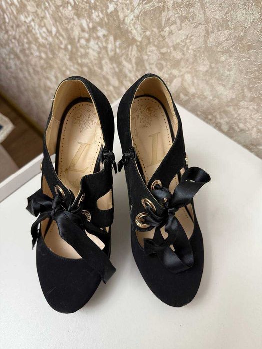 Продаются туфли размер 36