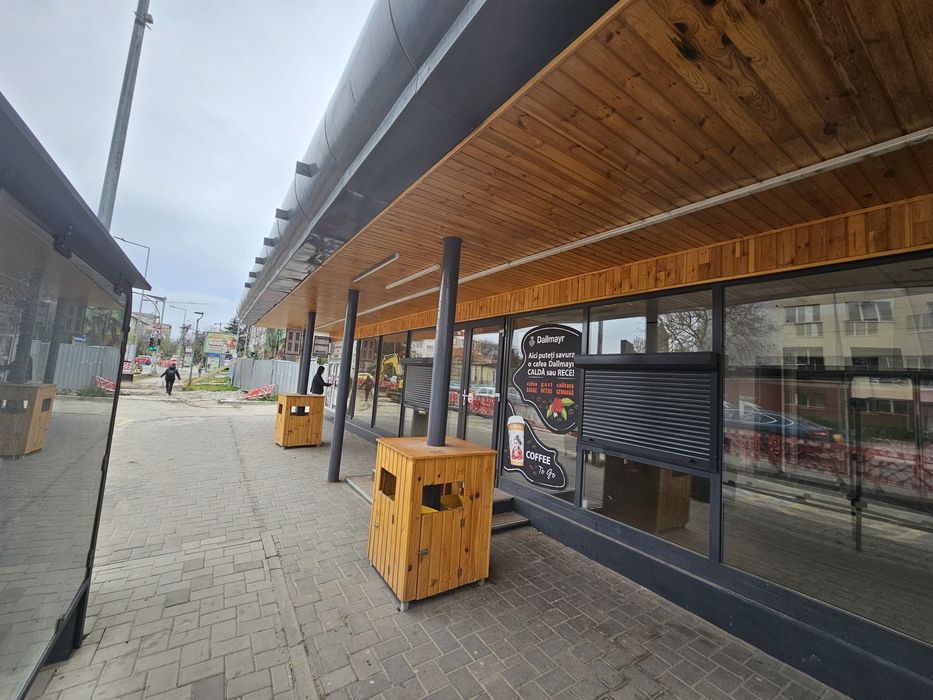 Spatiu comercial  cu teren  de  inchiriat /vanzare