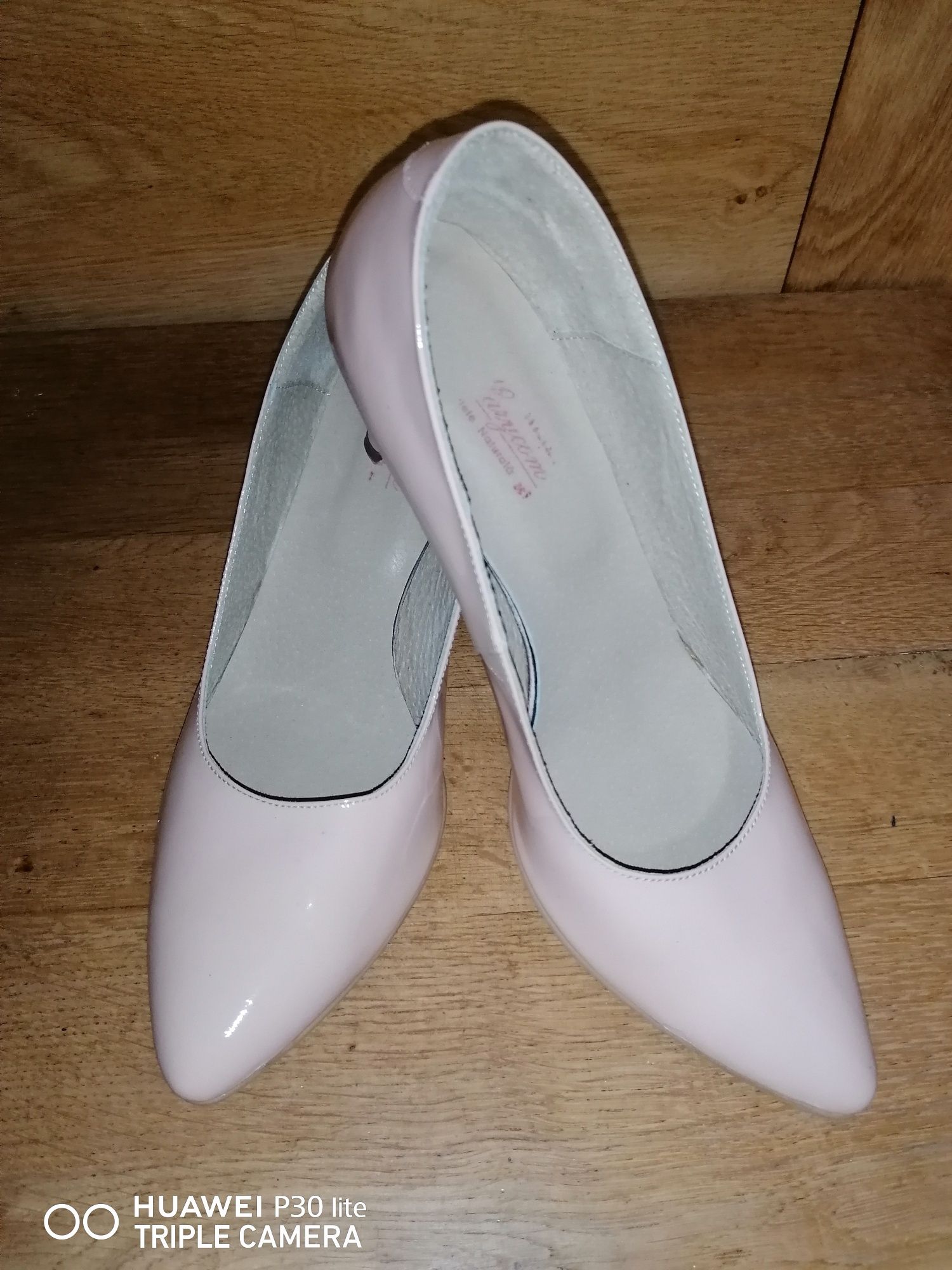 Pantofi stiletto