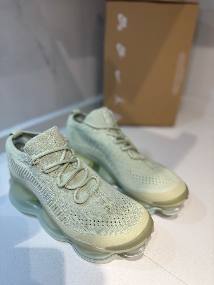 Nike Air Max Scorpion Flyknit Olive Aura · White · Volt