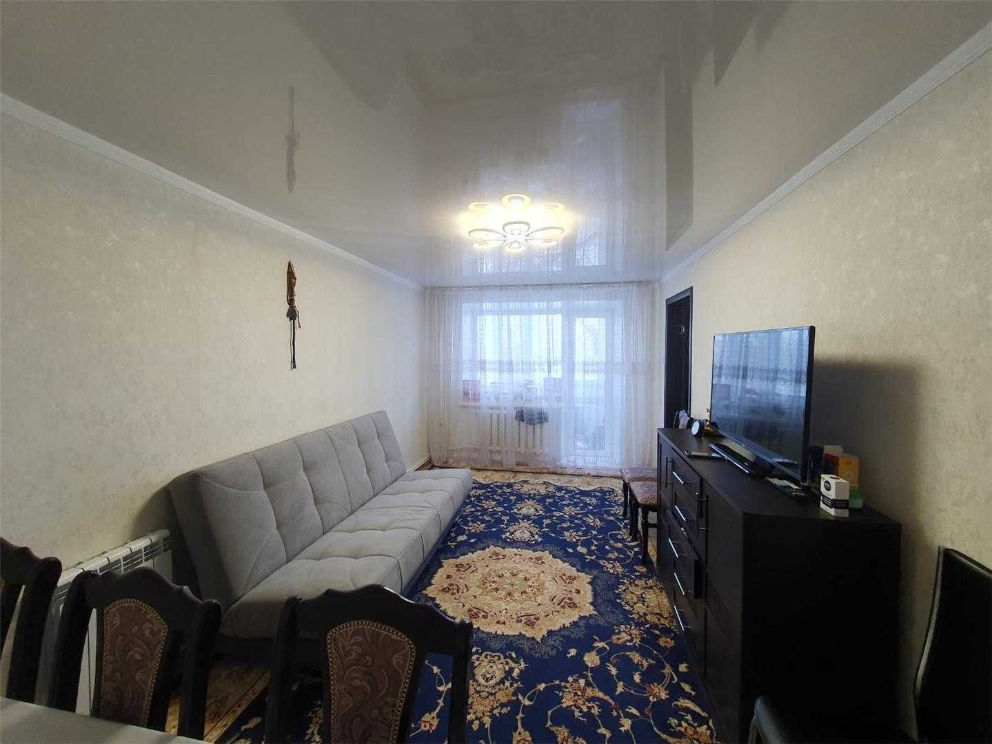 Продаю 2-х кв, ул. Ушинского, 2/4 эт. об. пл. 42,6/6,4 (кухня) кв.м