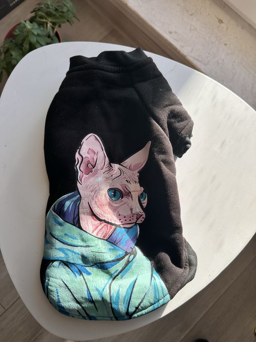 Дрехи за котки отлично състояние