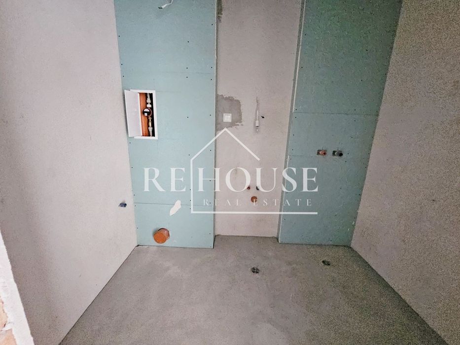 Продава се Двустаен апартамент в Варна, Възраждане 1 - 70 кв.м за 1786 €/кв.м - Снимка #12