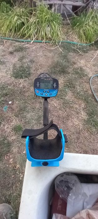 Металдетектор с дискриминация метали 9 волта батерии