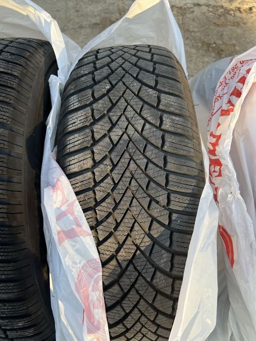 Гуми Bridgestone Blizzak 215/60/17