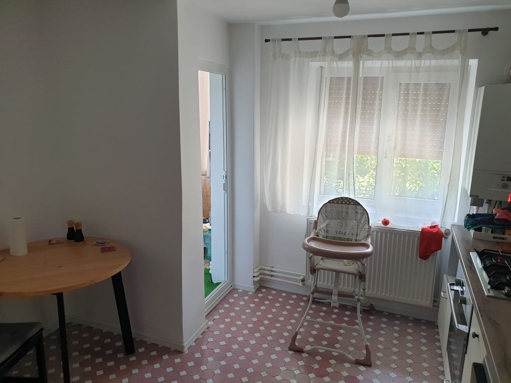 Apartament de vânzare cu 3 camere 74mp