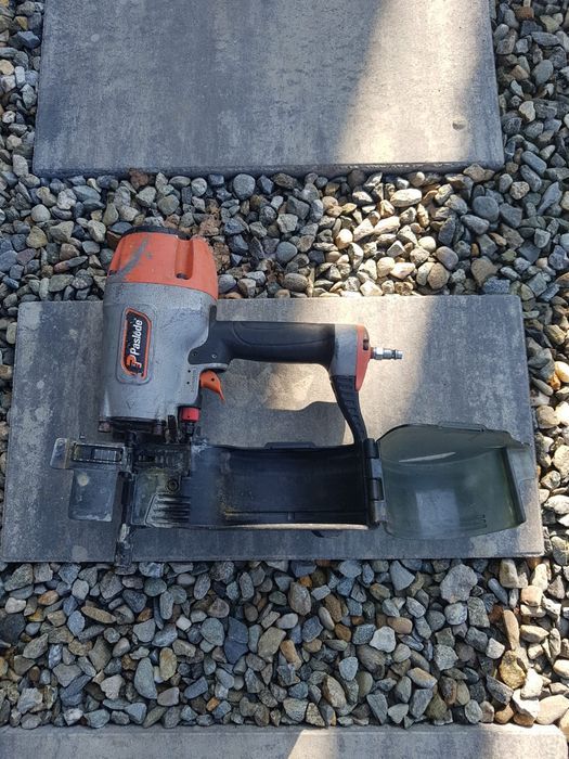 Pistol pneumatic cuie lemn Paslode CNP75.1