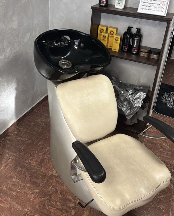 Фризьорска измивна колона