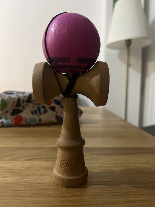 Kendama sweets radar pink cu semnatura lui Andu