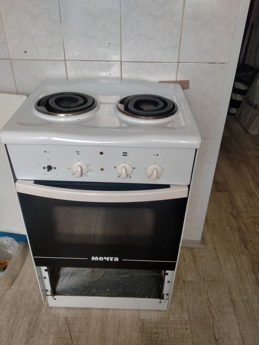 Отдам электрическую плиту Мечта