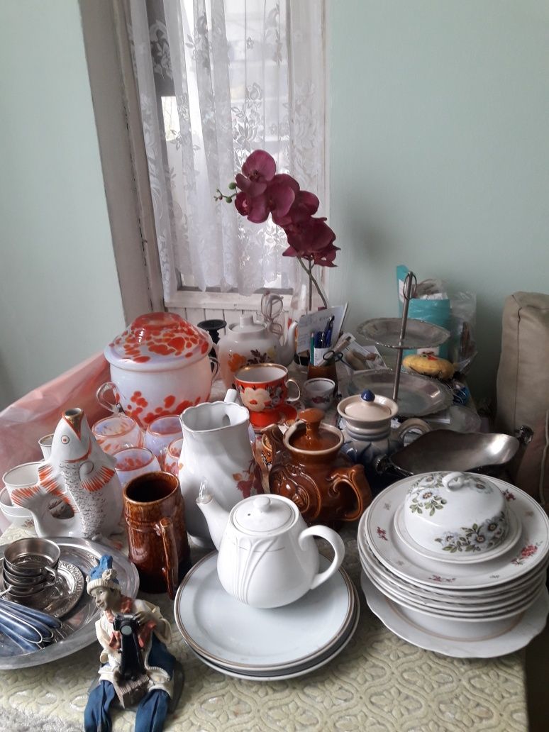 Посуда разная,рюмки,СССР и вазы,цветное стекло