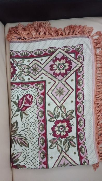 Продам красивую скатерть   13500