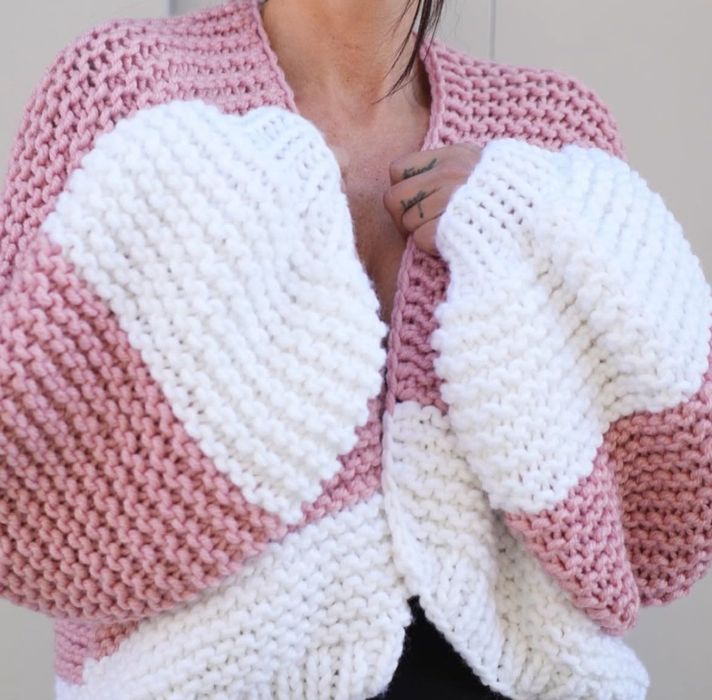 Ръчно плетена жилетка от бранда Handmade with Love by Zlatka Dimitrova