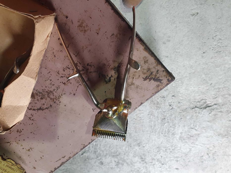 Продам машинку для стрижки волос