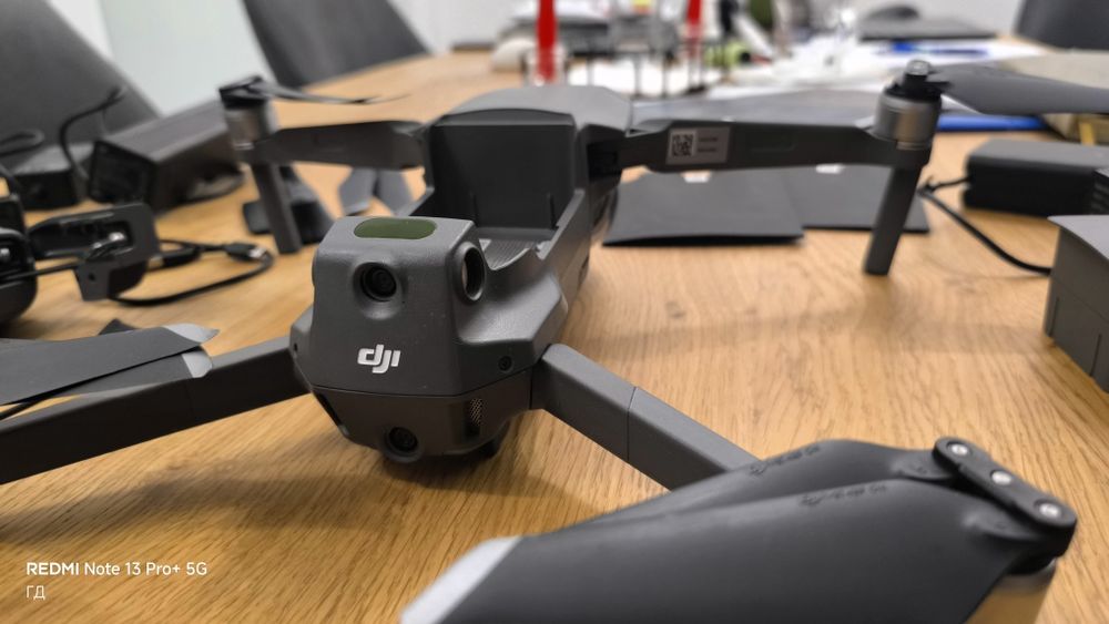 DJI Mavic 2 pro с 6 батерии и аксесоари