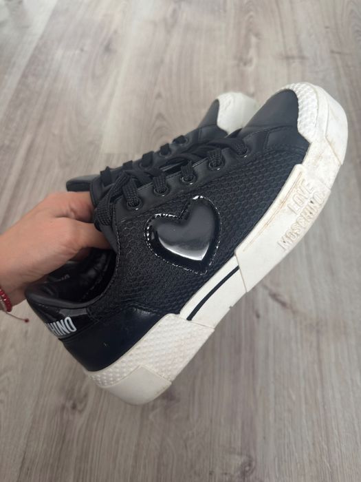 Moschino кецове размер 38