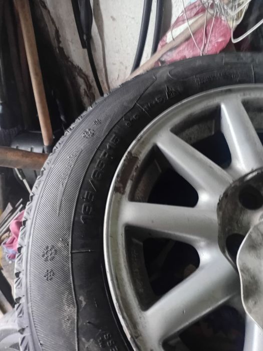 Продам комплект шин 15 разболтовка дисков 5*112