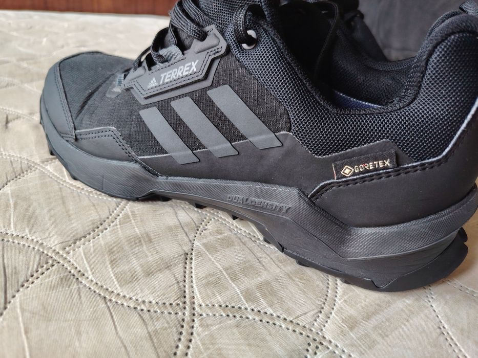 Продавам Адидаса GoreTex