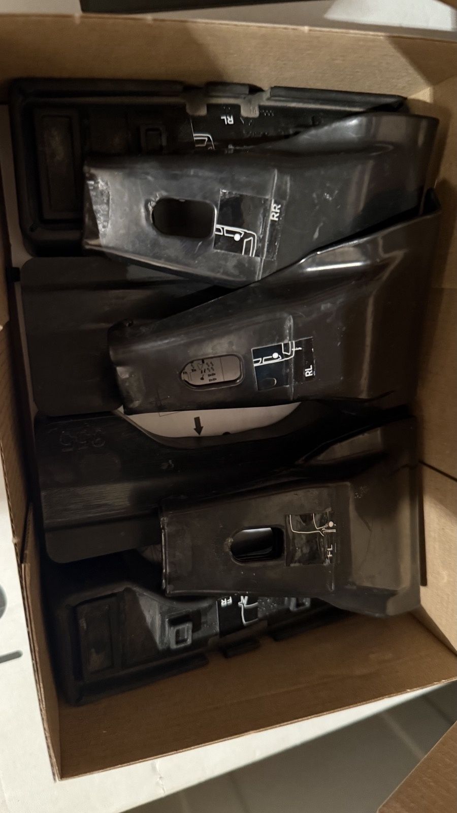 Основи Thule 7105 + захвати kit 145101