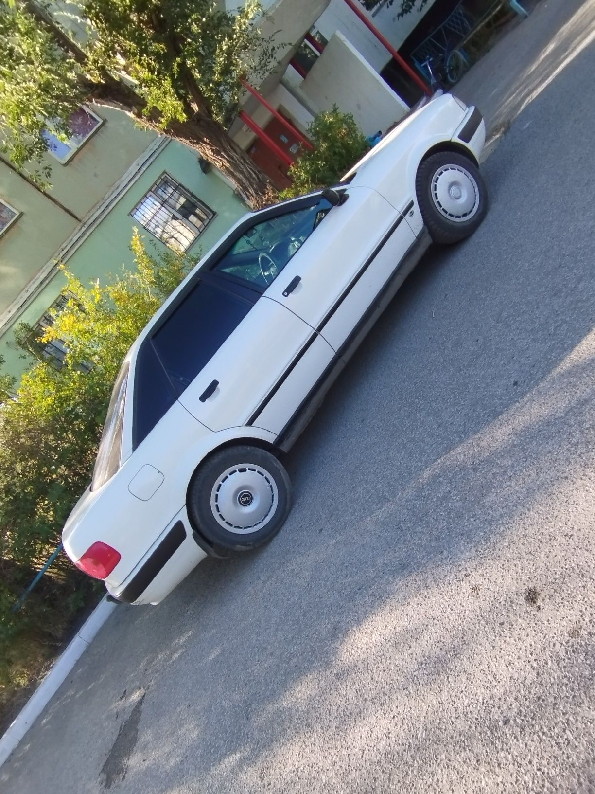 Продается Ауди В4