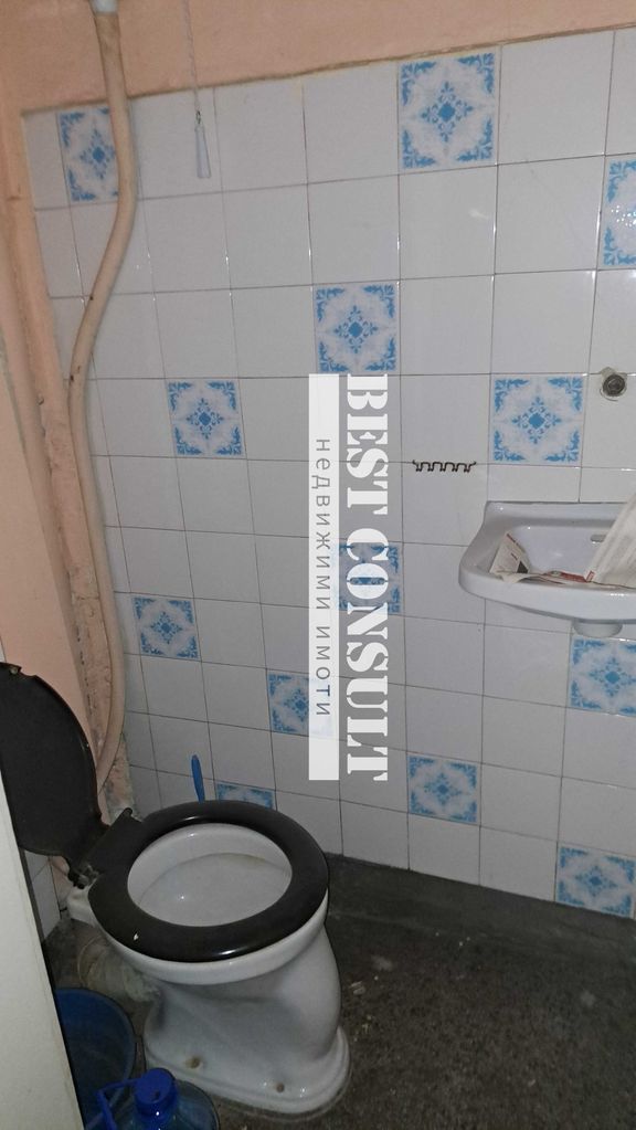 Продава се Тристаен апартамент в Русе, Център - 91 кв.м за 1099 €/кв.м - Снимка #12