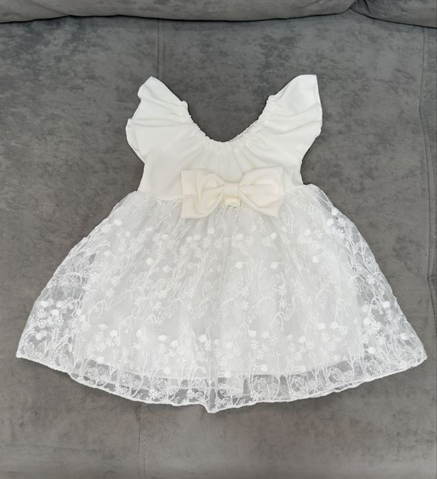 Нарядное платье на девочку