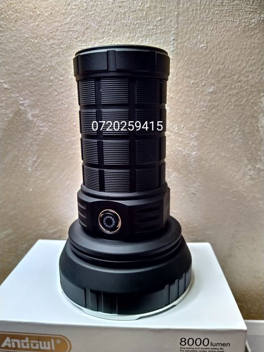 Lanterna Profesionala de mare putere cu 55 LED-uri, 8000 de lumeni!