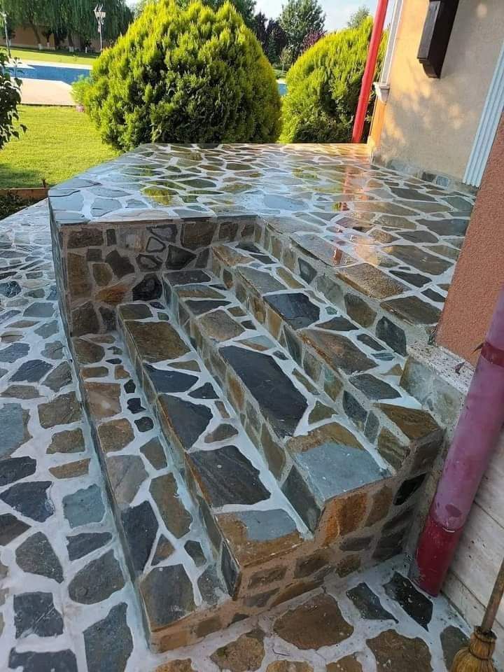 Vînd plante ornamentale și piatră naturală