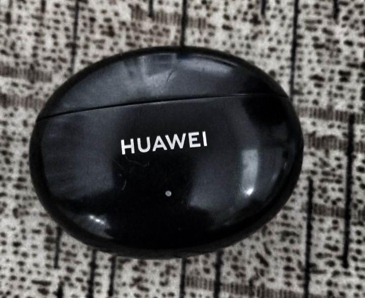 Продам наушник оригинал Huawei