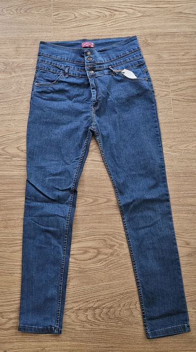 Нови дамски дънки