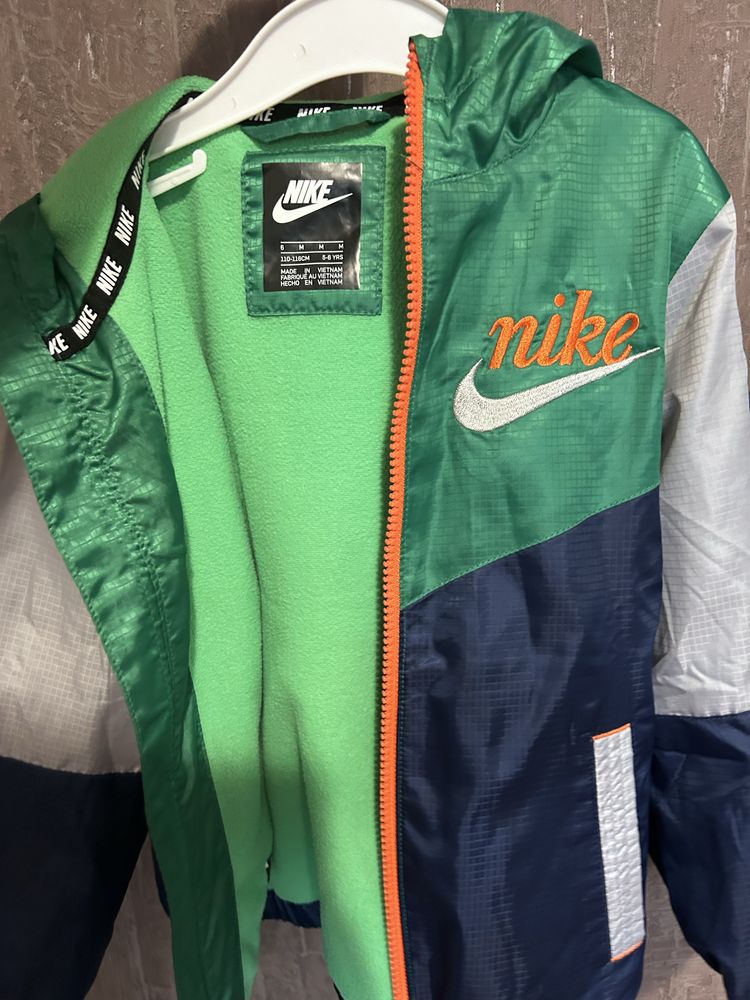 Детски пролетно-есенни якета и елеци Nike, Mayoral, Kappa