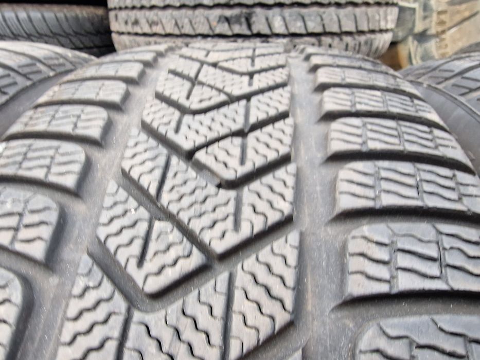 Anvelope 255/45R19 marca Pirelli, M+S, DOT 2023,6 mm