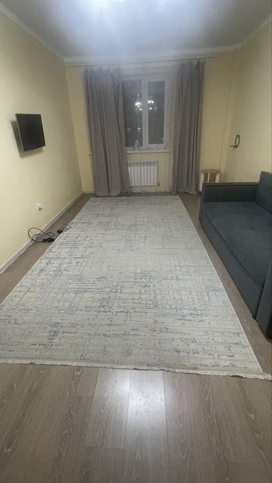 Ковер большой , 3,5-4 метра длина , ширина 2,5-3 м