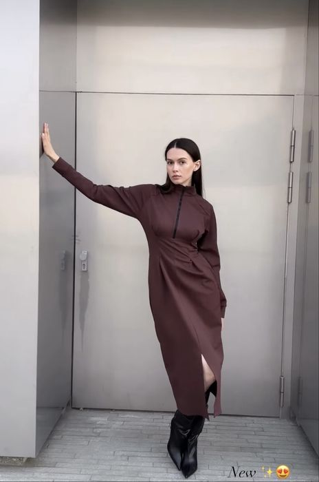 Платье Belkovna тыквенного цвета под новый айфон 17