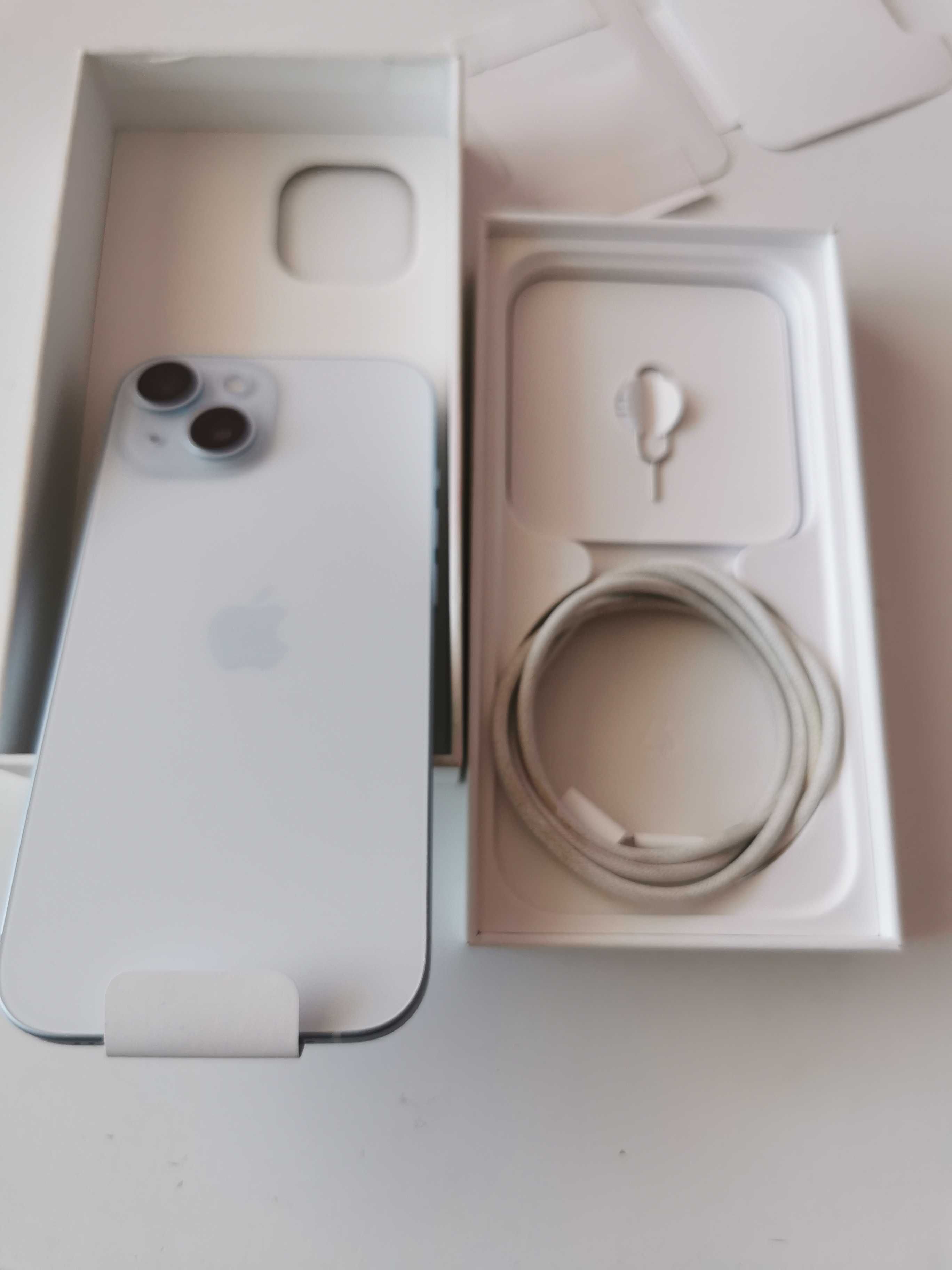 Iphone 15 светло син 256 нов!!!