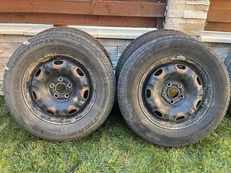 Vand jante R14 5x100 cu anvelope 185 70 R14 iarna si capace