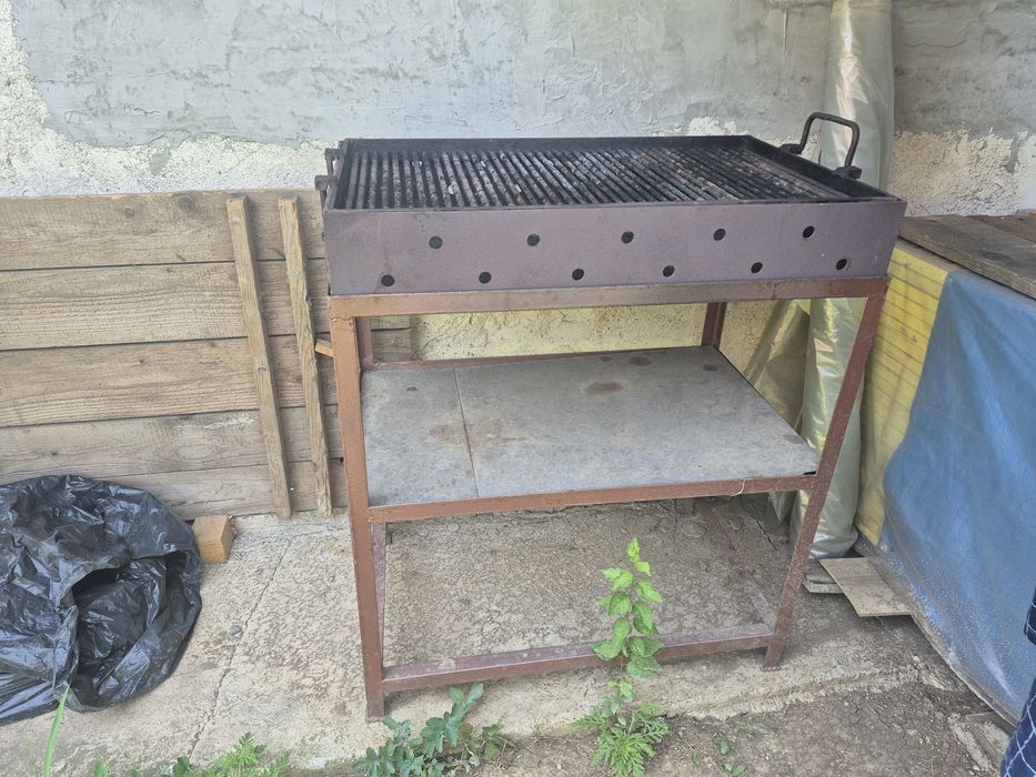 2 Gratare de vanzare din tabla de 4mm