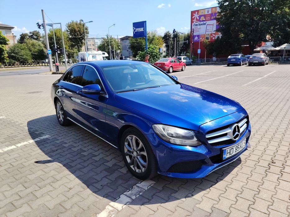 Vând Mercedes c200